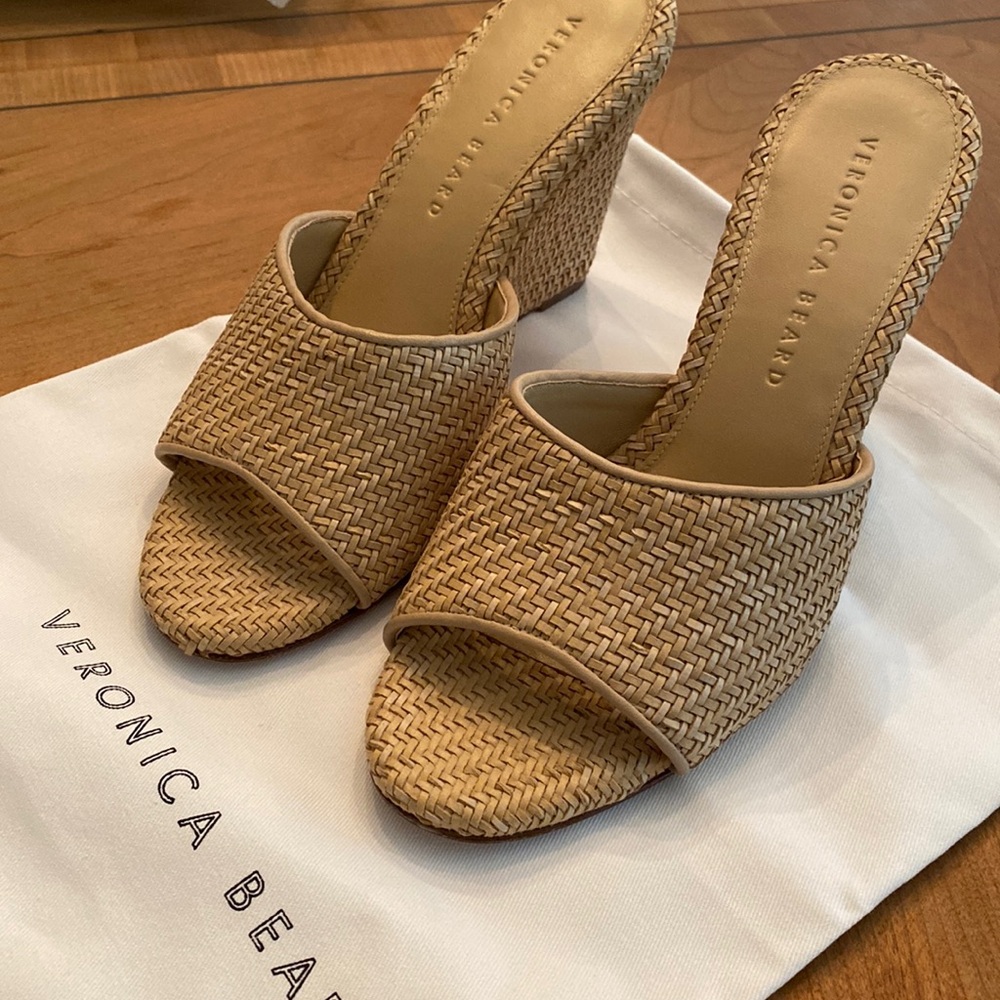 New Veronica Beard Dali wedge